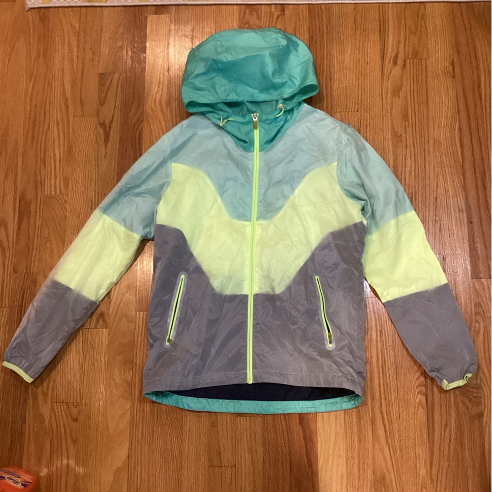 Unisex rain jacket/windbreaker🌟